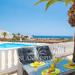 https://seaviews-2x-bedroom-apartment-in-sand-club-complex.adeje-hotels.com